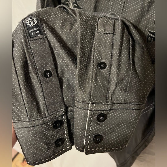 SOLD L $84.50 Signature ROAR from Buckle Gravity Shirt - Picture 14 of 14